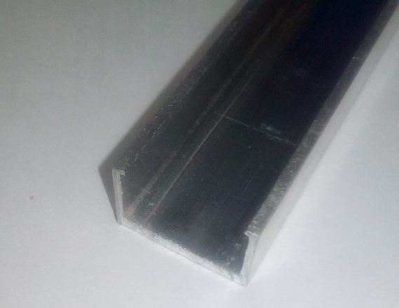 Nástenná lišta, nasúvací profil ALU tvaru C, dlzka v kuse predajna iba 4,105 m