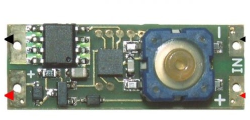 Tlačítkový stmievač pre hliníkové profily, 12/24VDC, max 7.5A, rozmery 10x28.5mm.