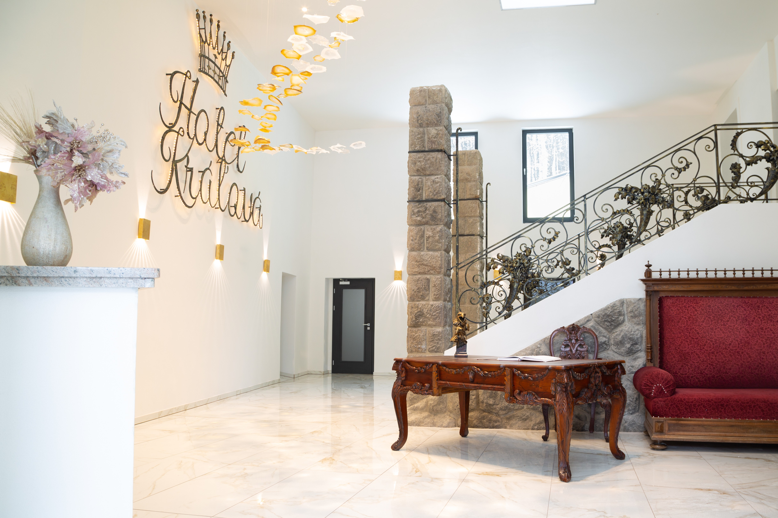 INFINITO sculpture (baseless), 1m2,60X FOA, NO DOWNLIGHTS