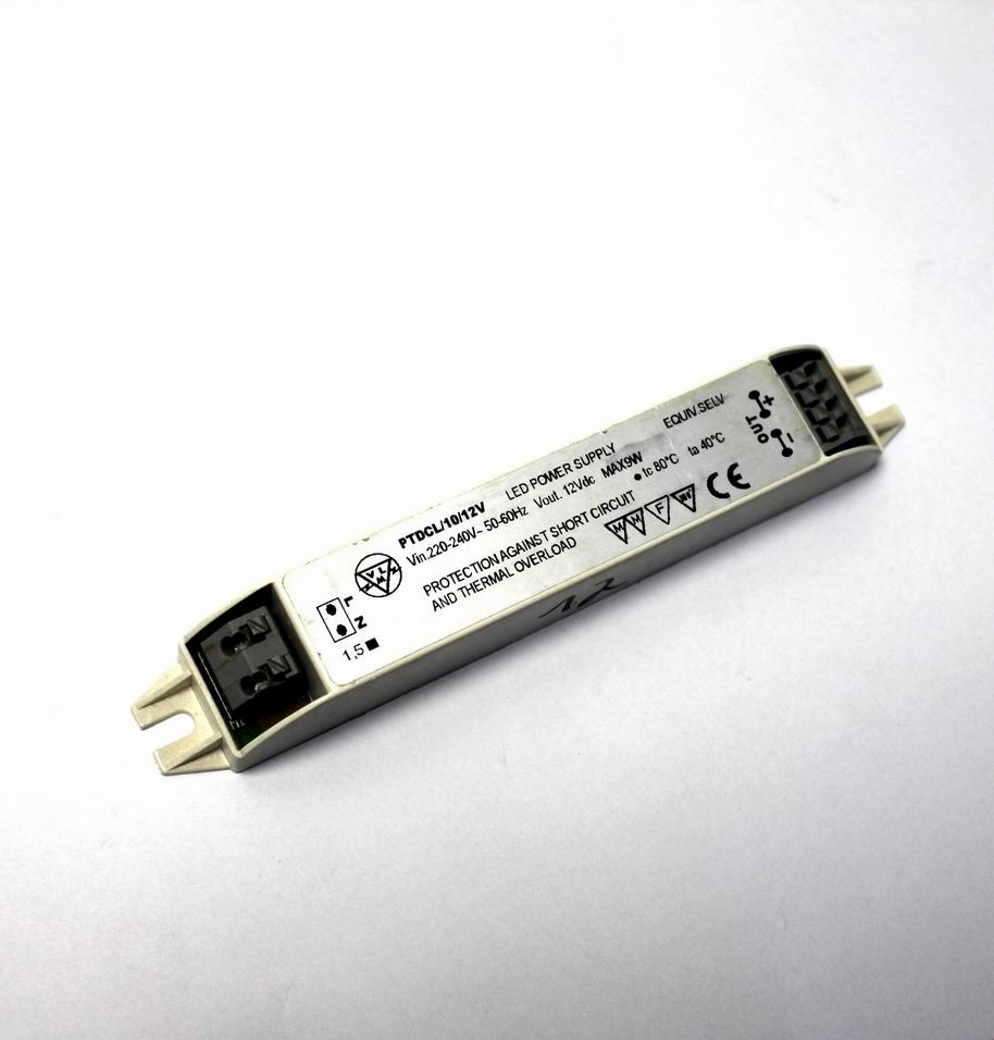 Nízkoprofilový napájací zdroj, 9W ,12VDC, miniatúrne preverenie, SELV, MM, F