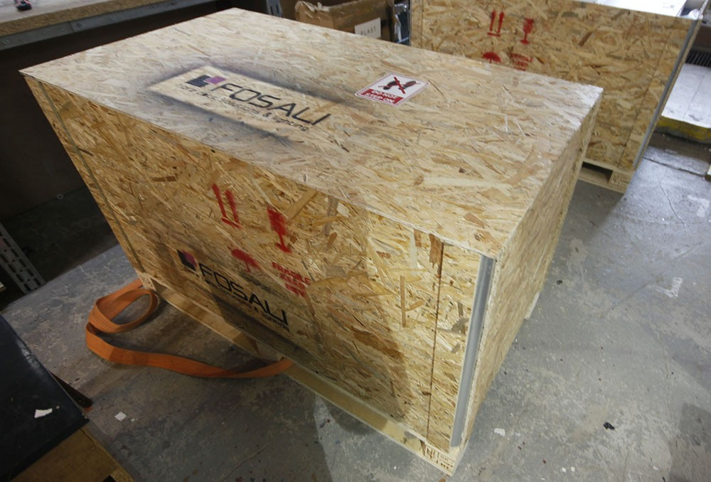 Wooden crate for a protective packaging (air and road shipment), inner  950x950xH=650mm