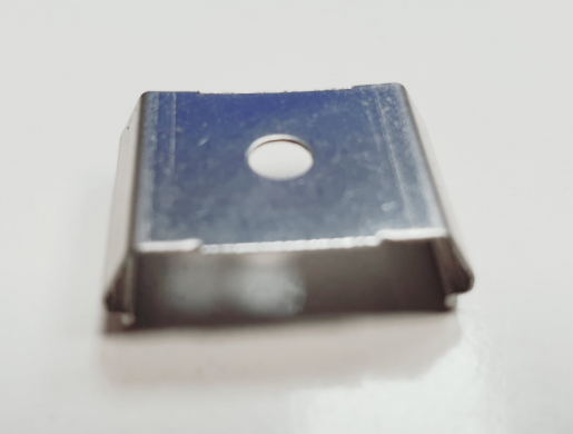 1ks inštalačný úchyt pre uchytenie profilu MERLUZZO, hliník