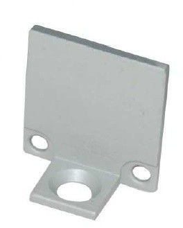 1ks koncovka s otvorom na uchytenie pre ALU profil Bardolino HOCH, 90st, 2 skrutky, hliník