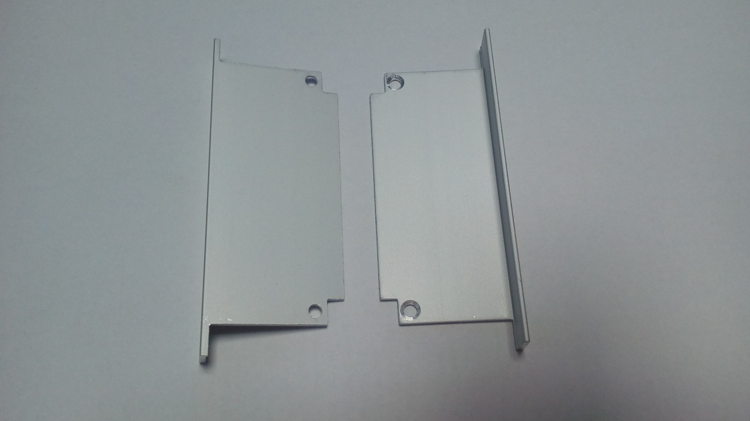 1ks koncovka pre ALU profil LONDON 75-T-2_0, 90x35mm, nízka, bez diery, hliník