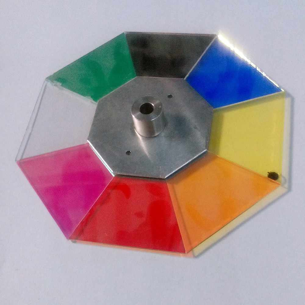 Farebný filter pre halogénový zdroj