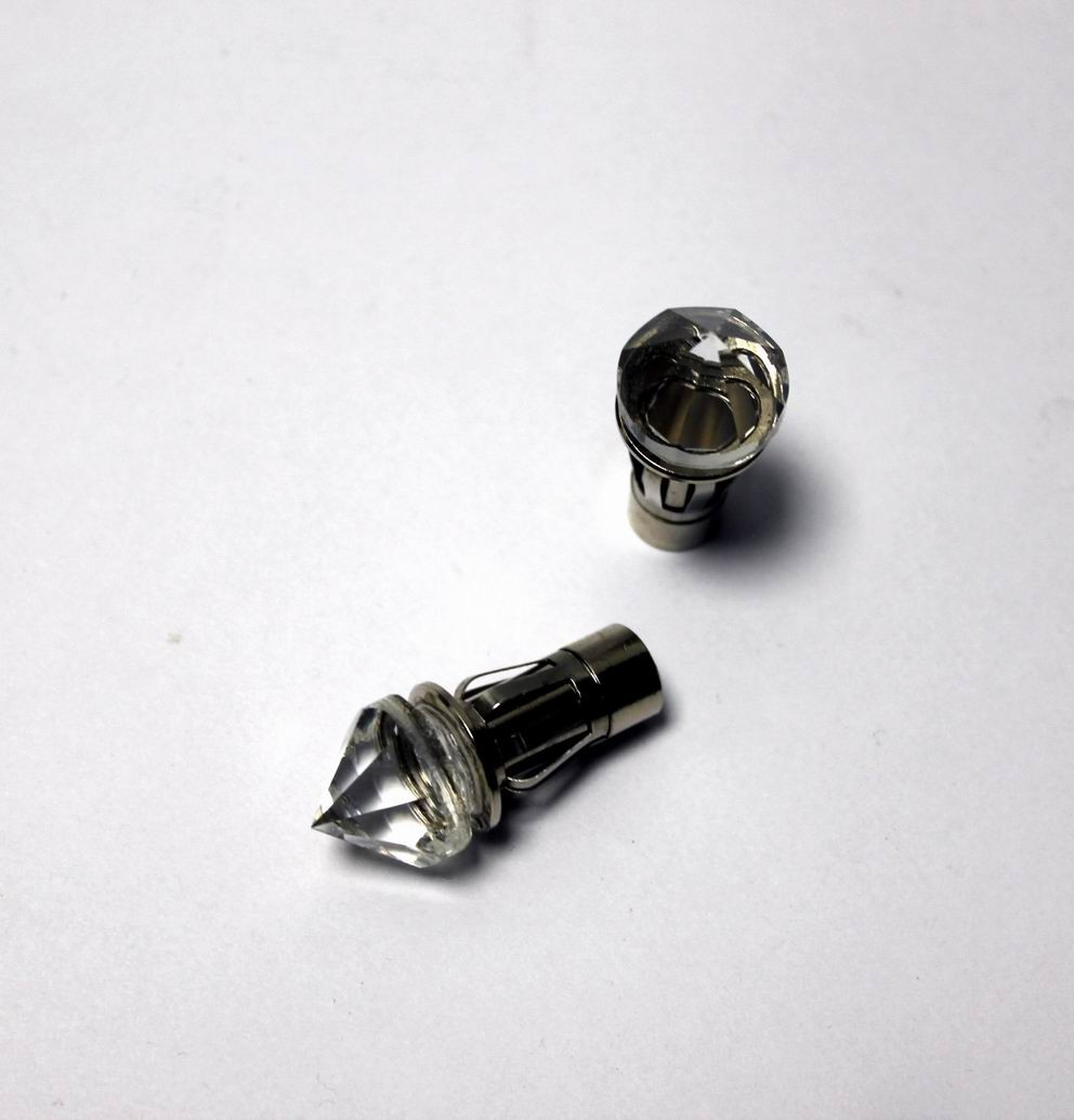 Malý kryštál pre kryštálové nebo, priemer 16mm, otvor pre hmoždinku v SDK-11